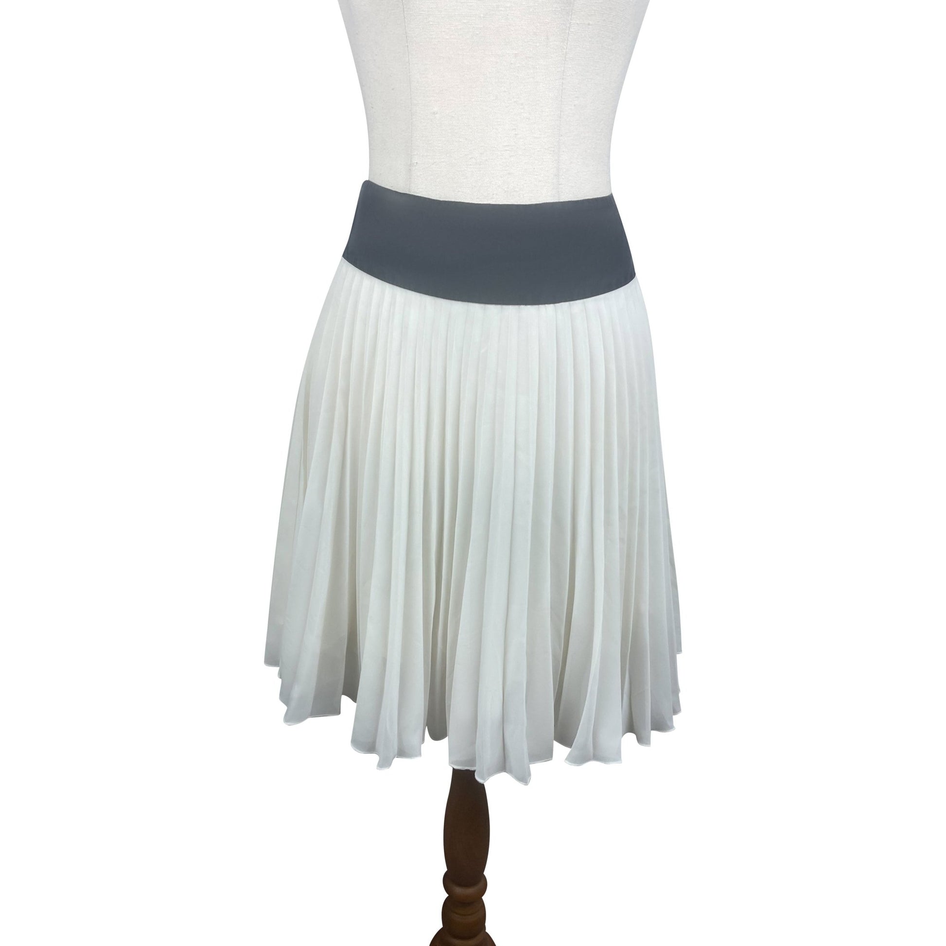 Forever New white pleated mini skirt w black band | size 8-10