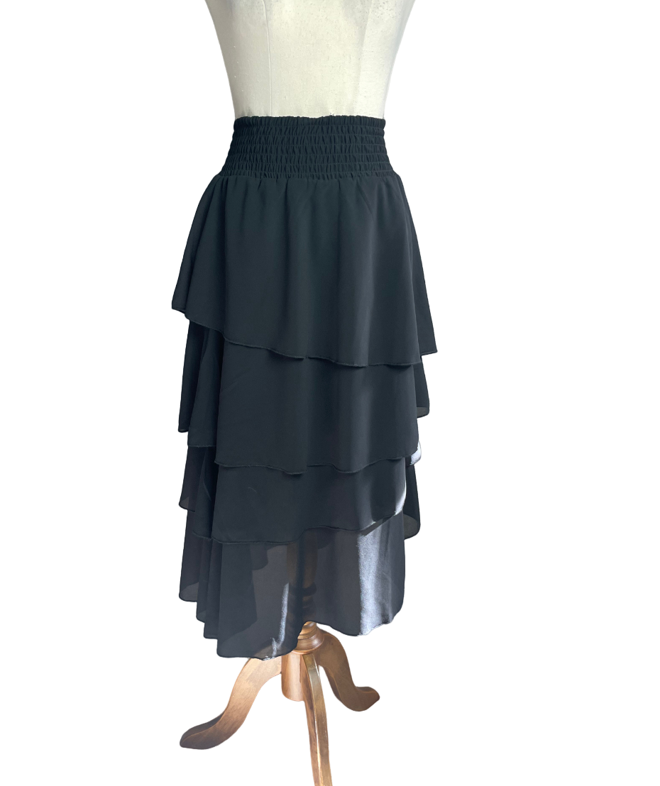 Gloss black tiered skirt | size 8