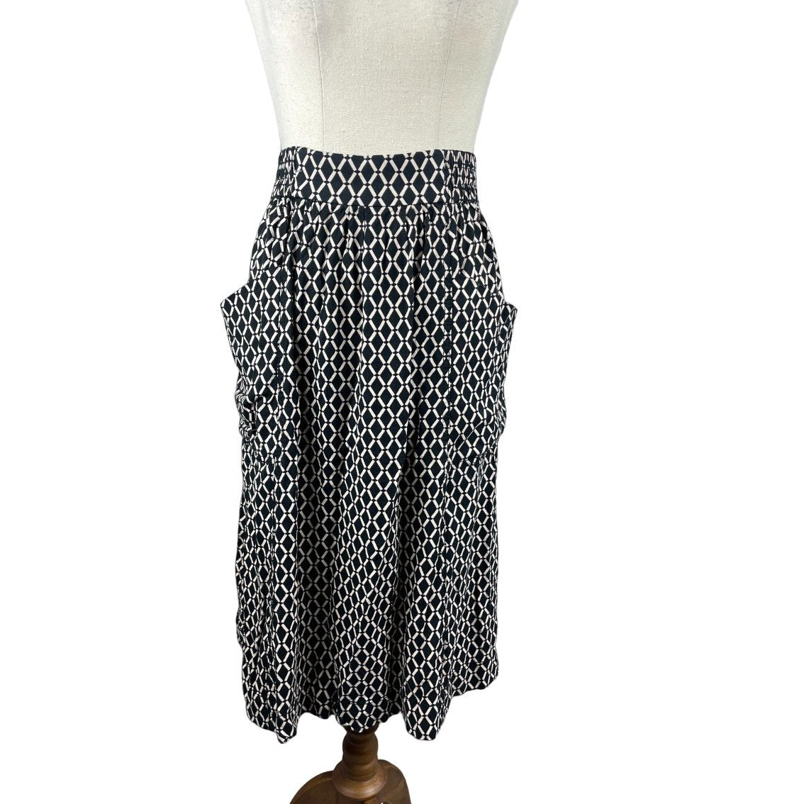 H&M black and white diamond print skirt w pockets | size 12