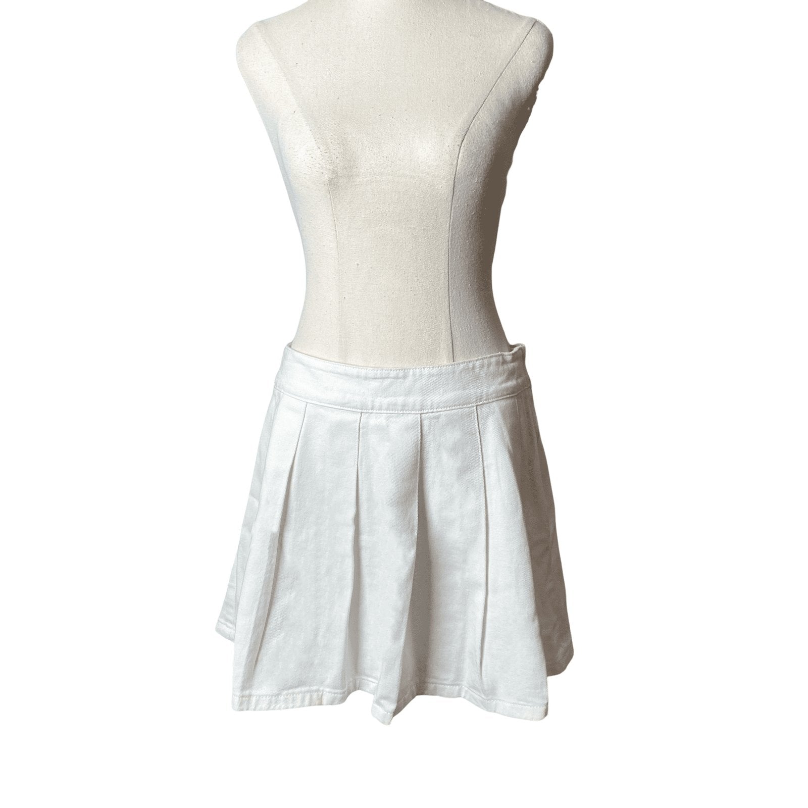 NEW - Dotti denim white pleated mini skirt | size 12