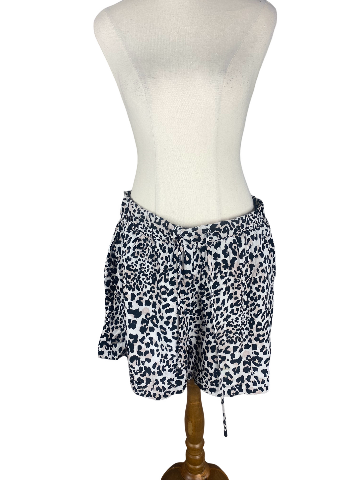 Decjuba animal print shorts | size 14