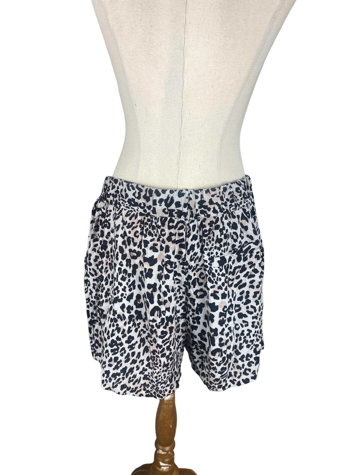 Decjuba animal print shorts | size 14