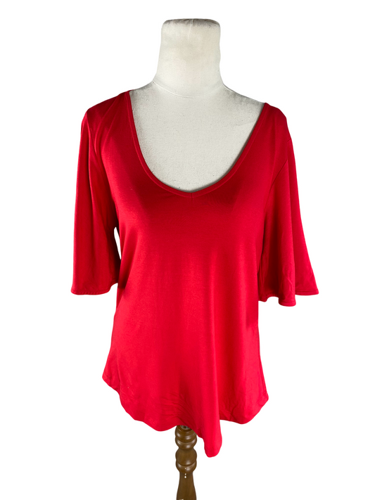 No label red v neck tee | size 10-12