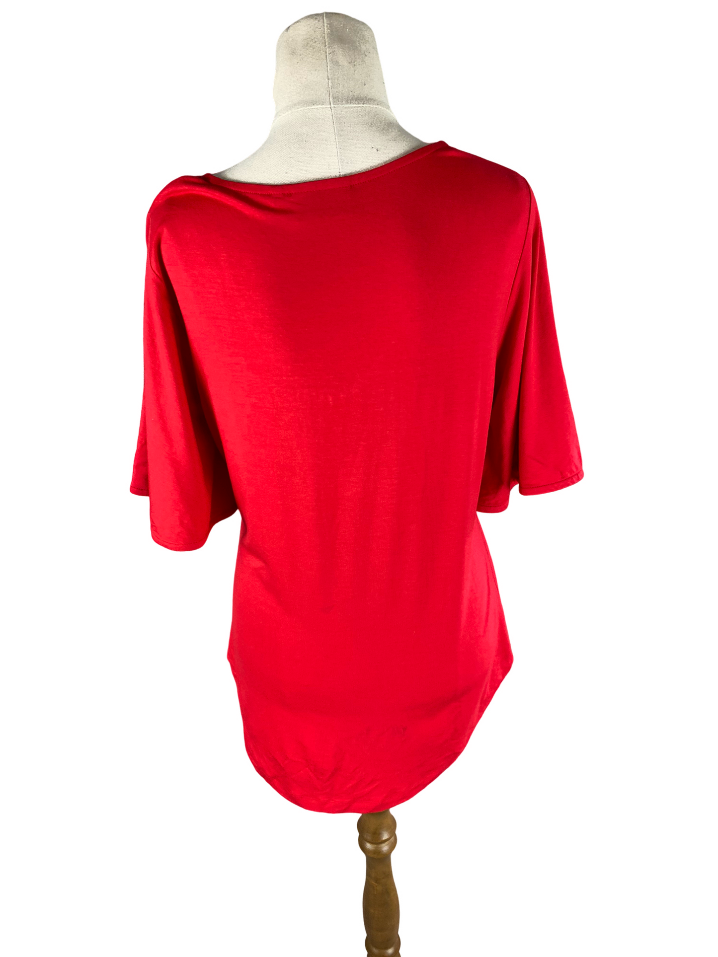 No label red v neck tee | size 10-12