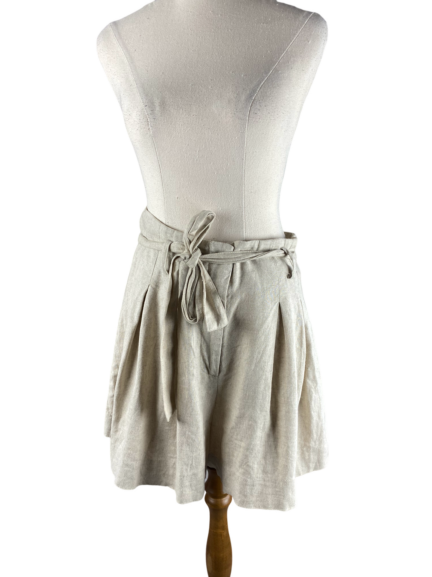 Zara beige linen blend high waist shorts | size 8