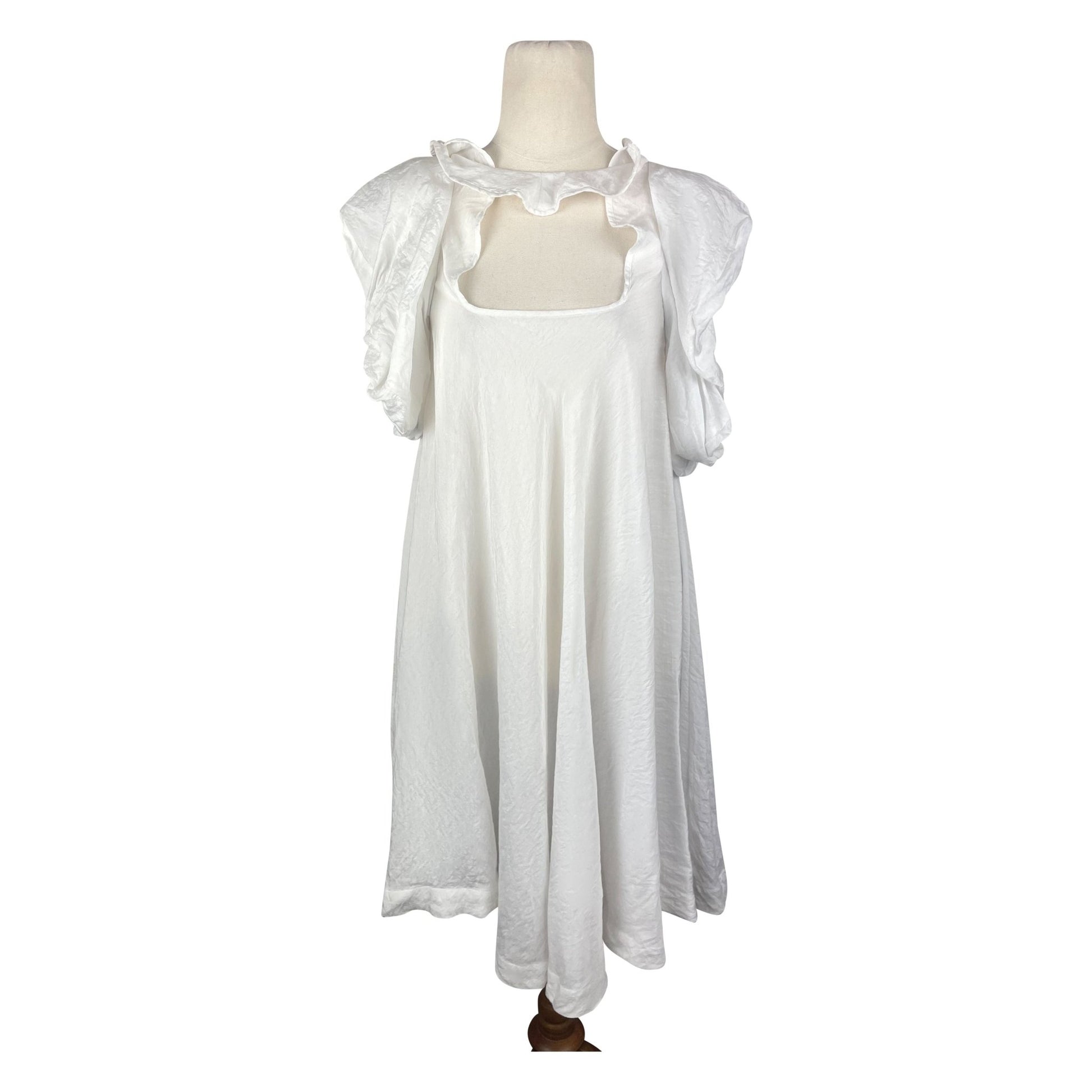 Lungfa de Fancy white dress w/ ruffle sleeves | size 6