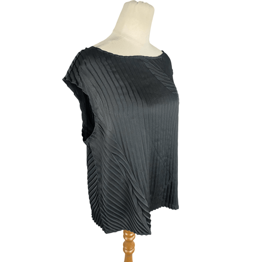 Repertoire black pleated top | size 16