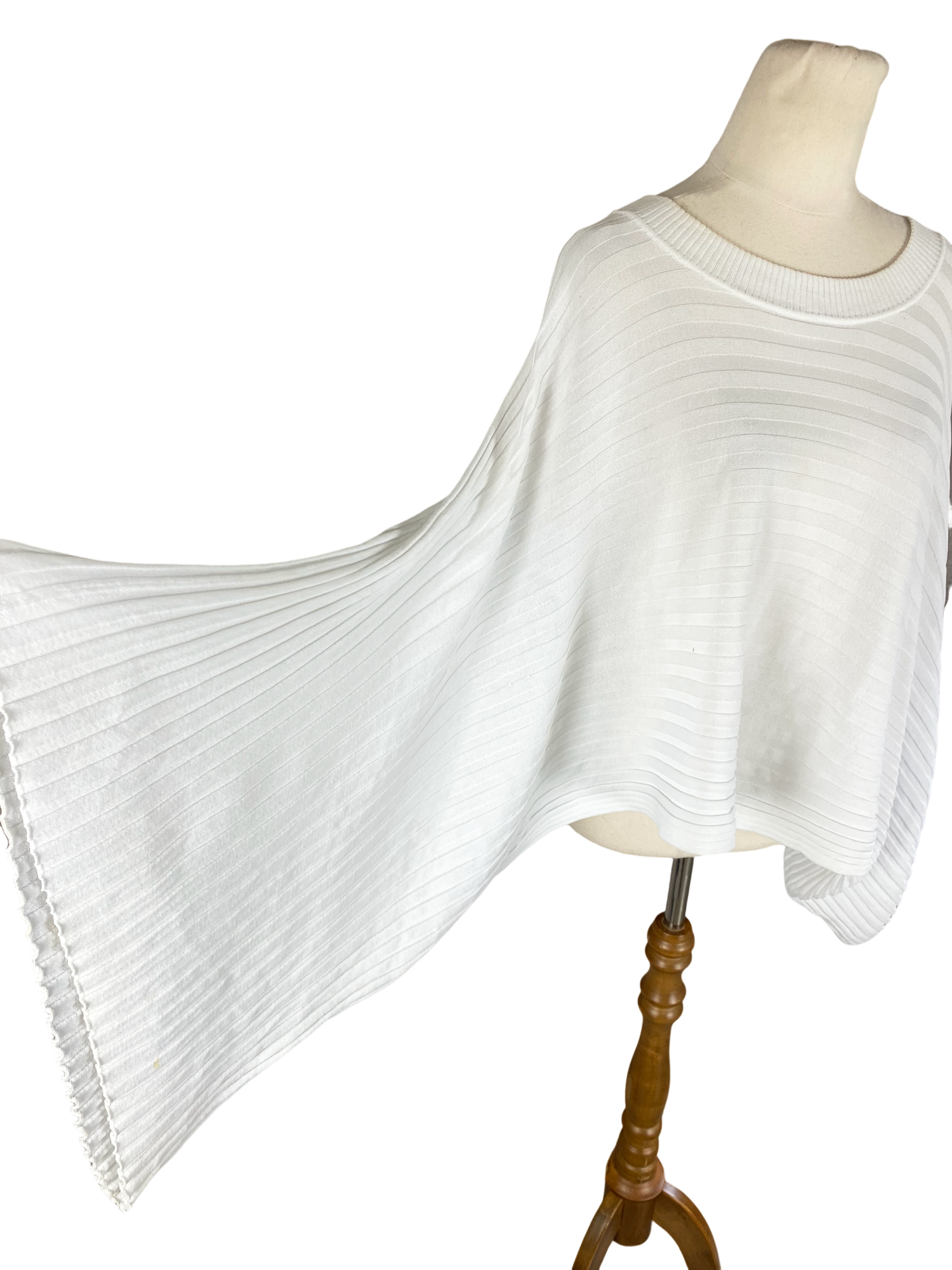 Moochi white rib poncho top | one size