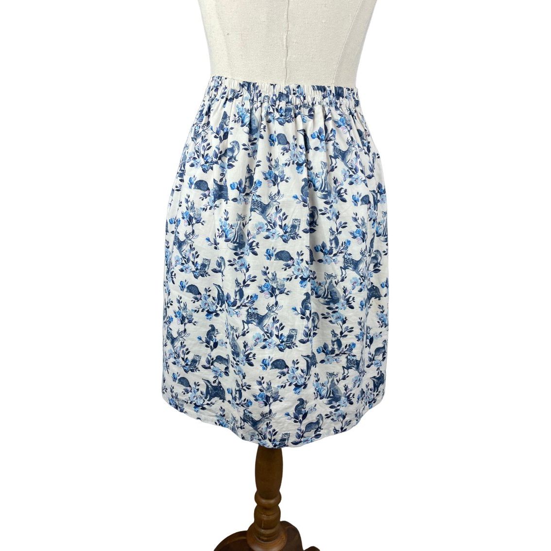 Cath Kidston white and blue woodland print skirt | size 8