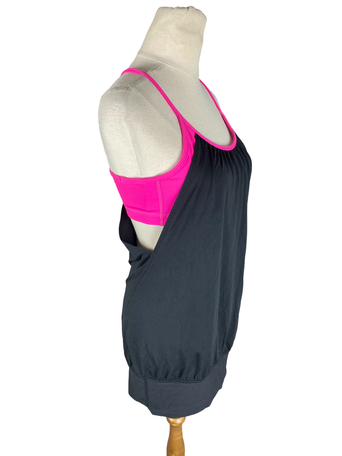 Lululemon black tank with pink inbuilt bra | size 4 Lululemon, NZ size 8